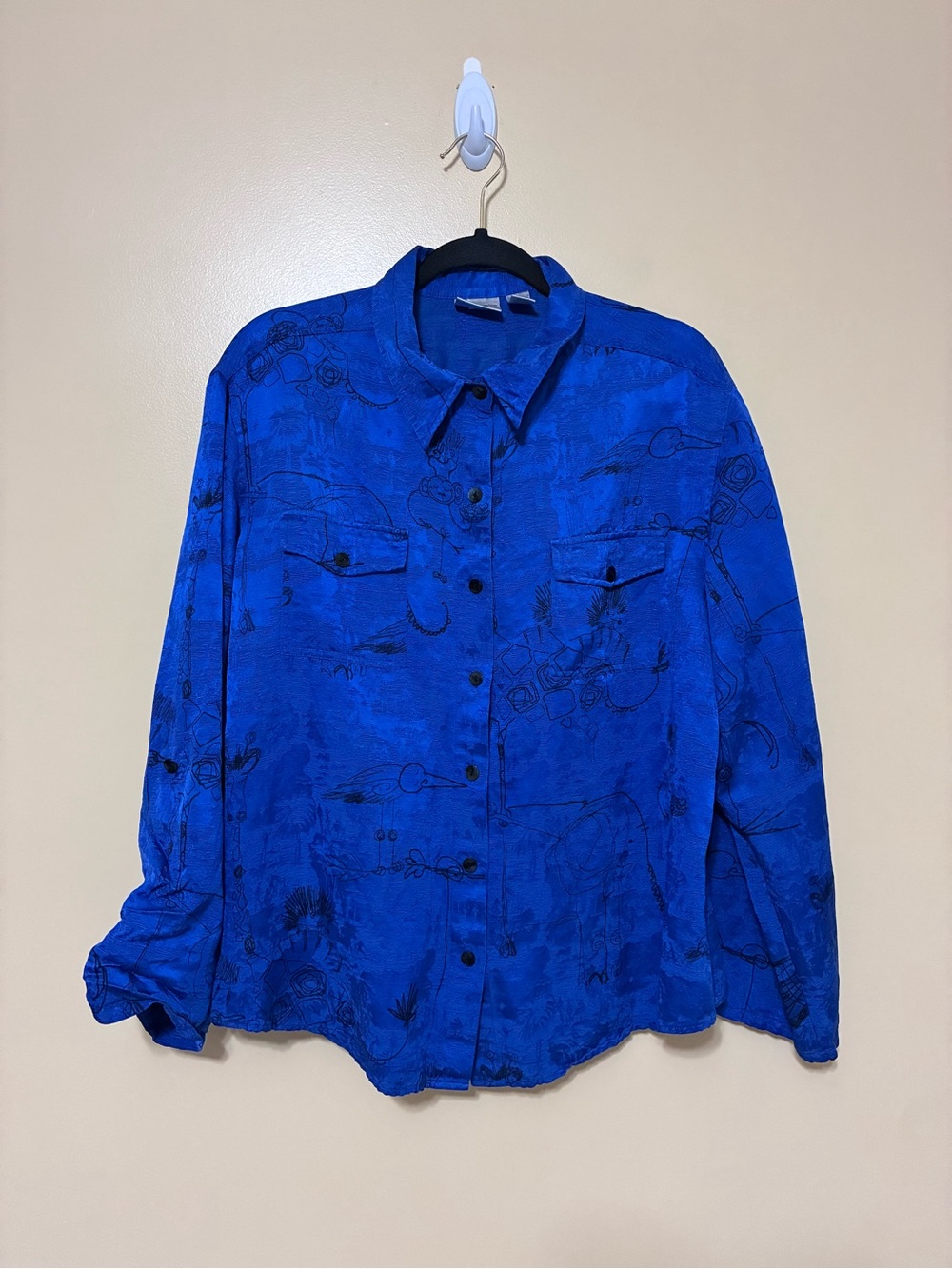 Chico’s VTG Silk Button Down Blouse Jungle Creatures Women XL Royal Blue Art - Picture 2 of 6